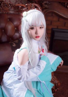 欧美姿化妆品多钱_720完整版观看